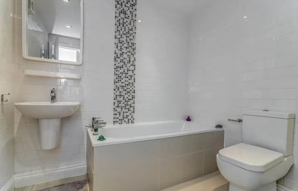 Bright, Spacious 1BR Chorlton Apt for 2 W/patio