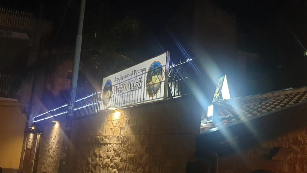 Home Restaurant hostel