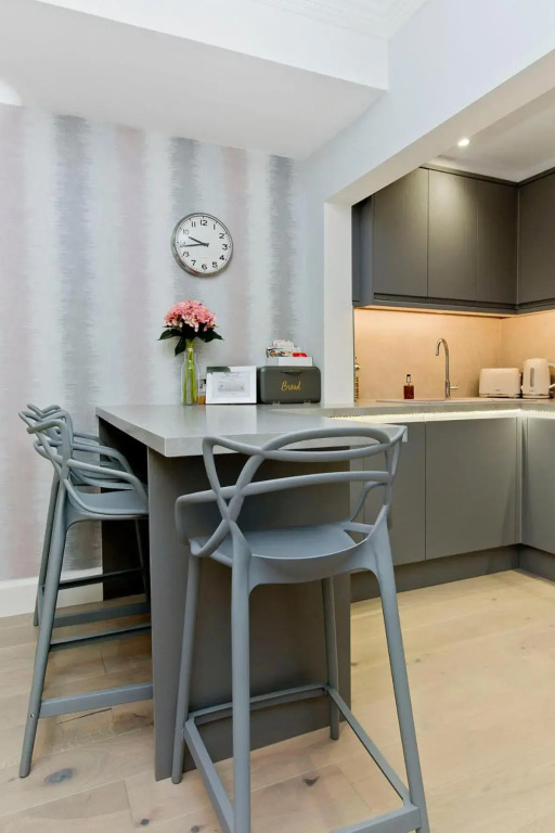 Ultra Modern, West End Village, Refurbished basement appt