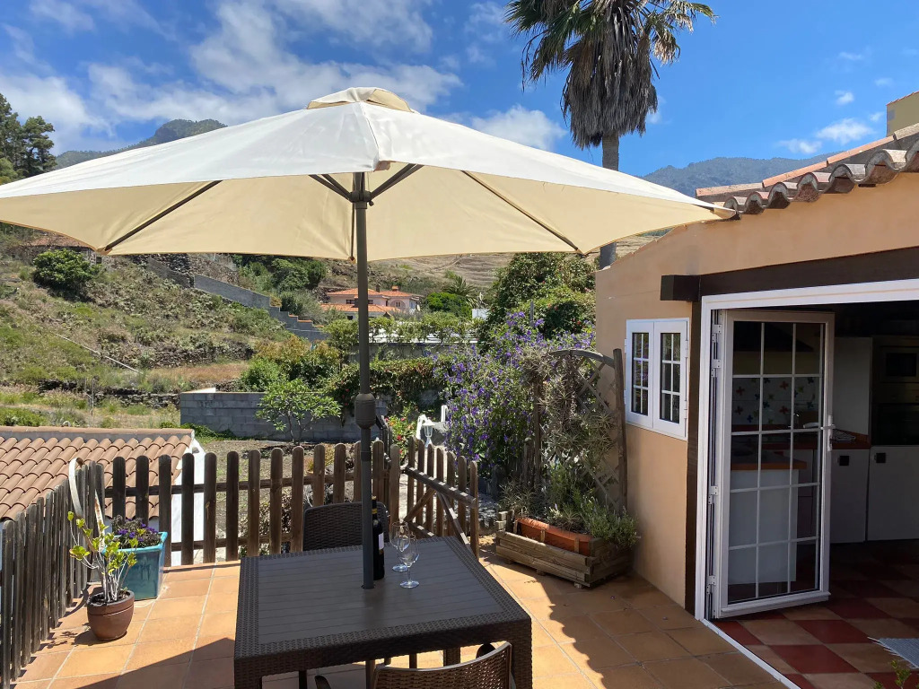 Holiday home in El Paso in a natural environment