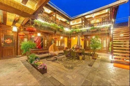 Floral Hotel·Yunjing Zhinan Hotel(Dayan Gucheng dashuiche store)