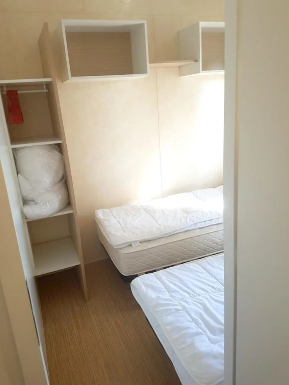 Property With 2 Bedrooms in Saint-jean-de-monts, With Pool Access, Fur