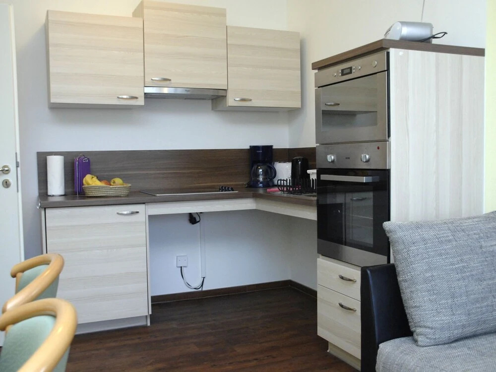 Beachside Apartment in Pepelow with Garden
