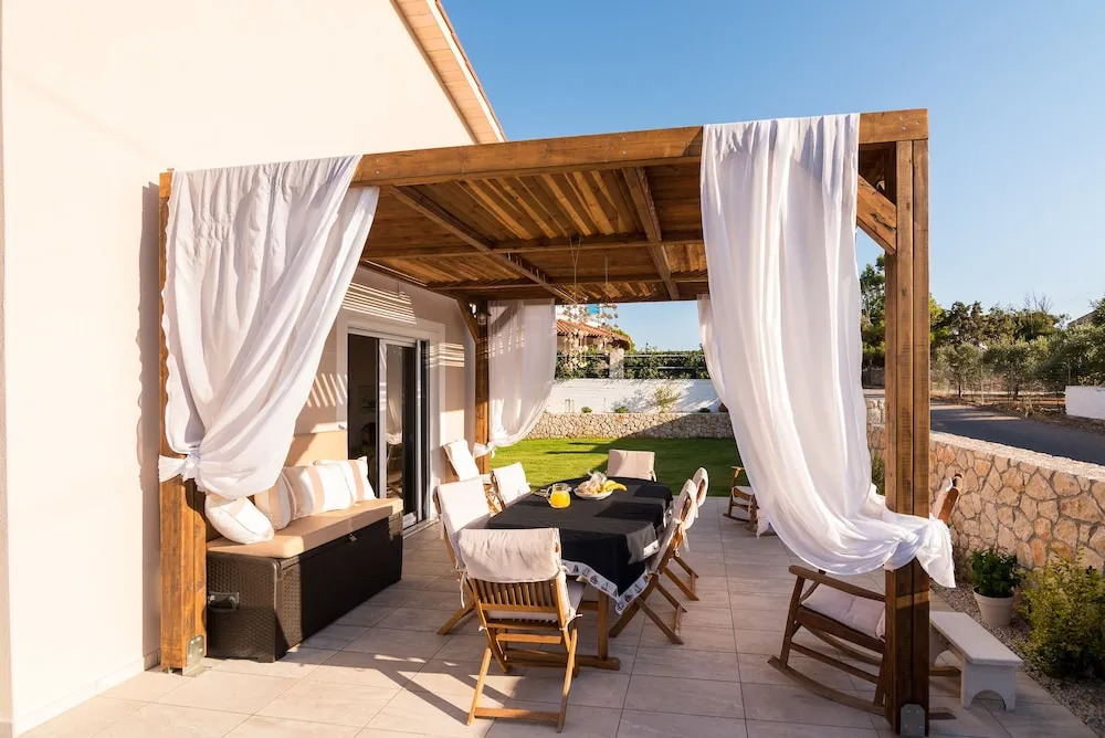 Stavros Beach Garden Villa