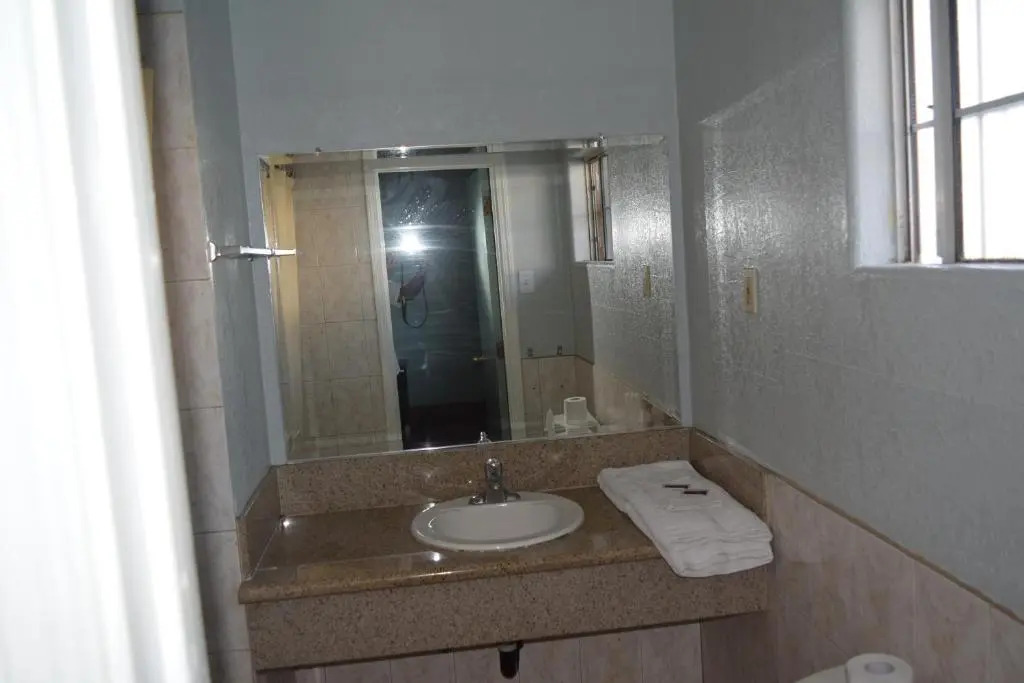 Top Hat Motel