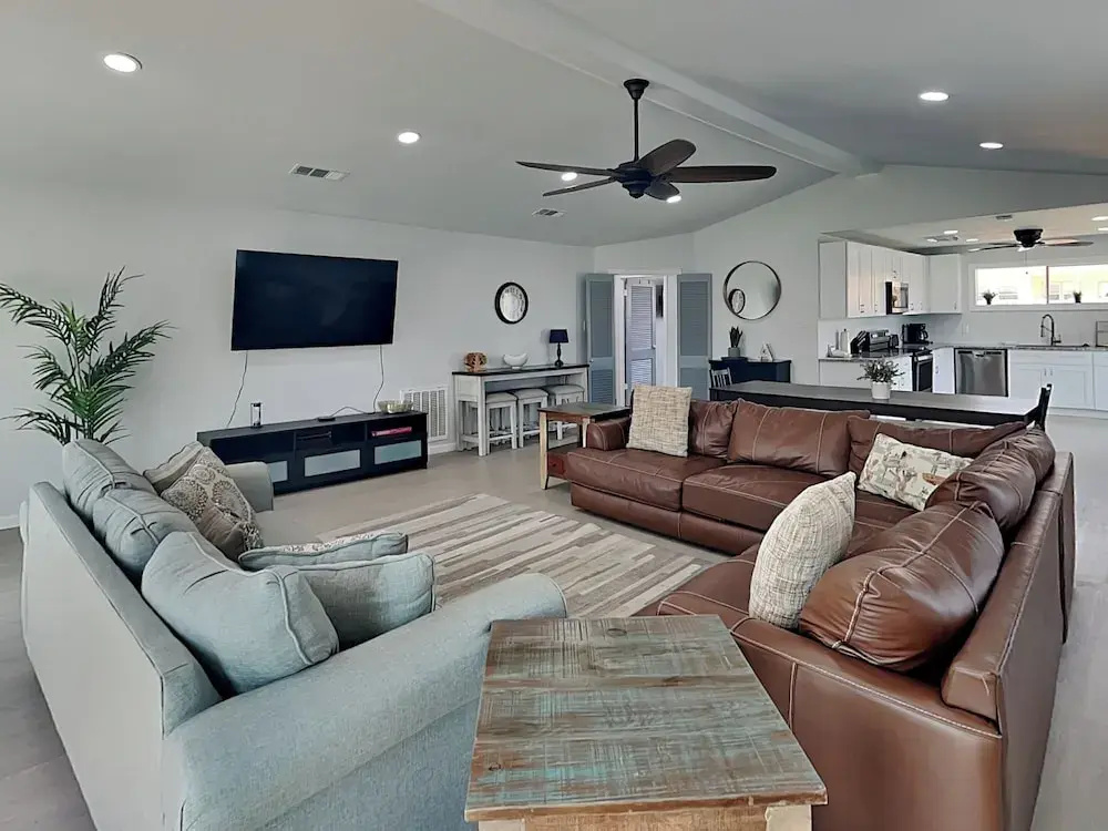 Surfside Casa de Playa by Ryson Vacation Rentals