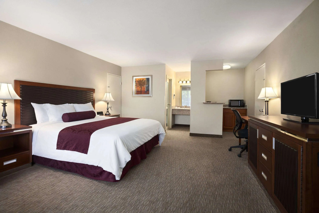 Ramada by Wyndham Sunnyvale/Silicon Valley