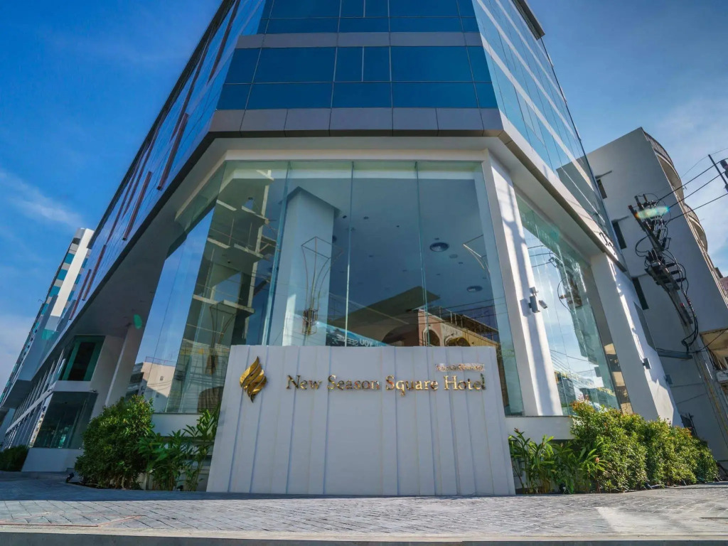 New Season Hotel