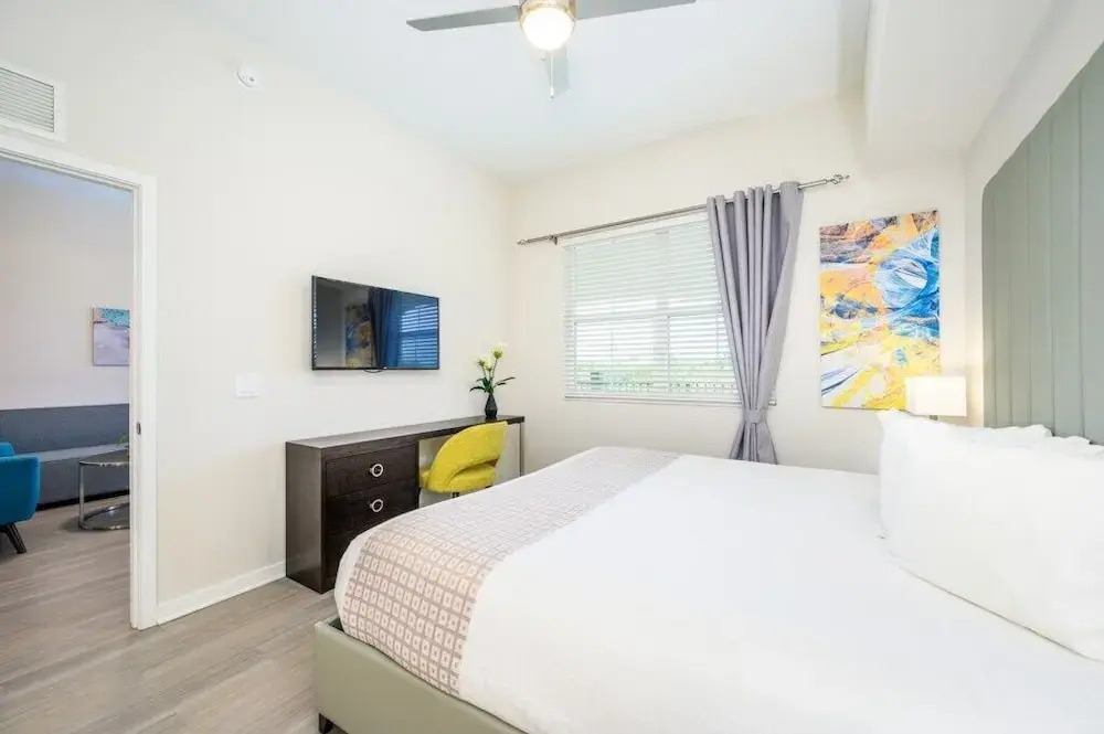 New Modern Vista Cay Reserve Condo - 5006