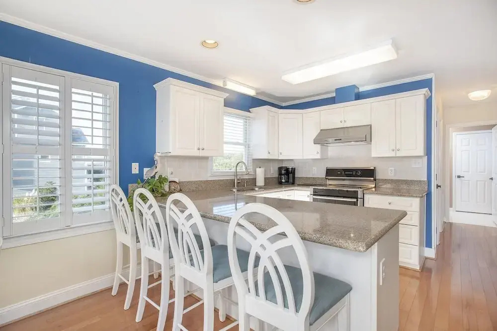 Azure 4 Bedroom Home by RedAwning