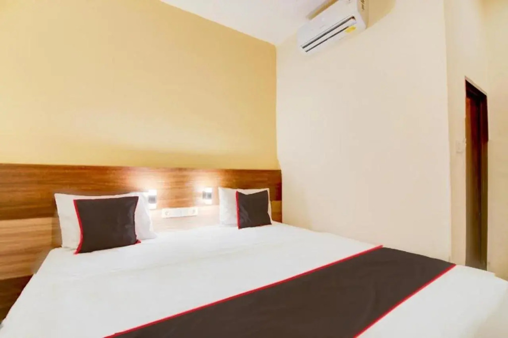Capital O Pusat Kota Pekanbaru Near Mall Living World Formerly Radja Homestay