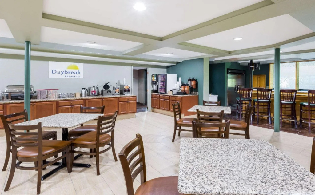 Quality Inn West Des Moines I-80 & I-235