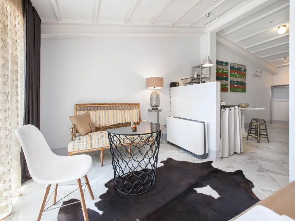 Chiconomy Suites