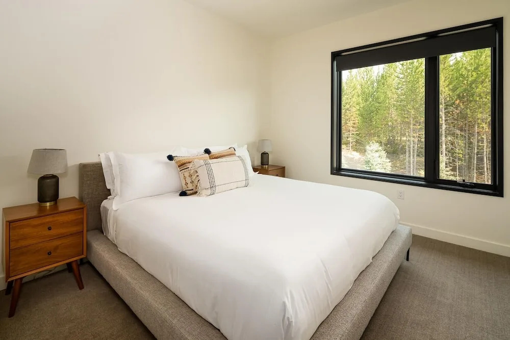 221 Lakelodge 2 Bedroom Condo by Moonlight Basin Lodging