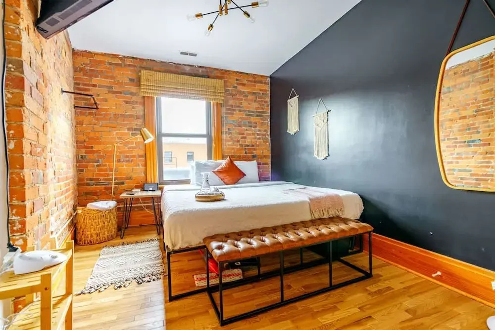 Short North Convention King Bed Parking Free