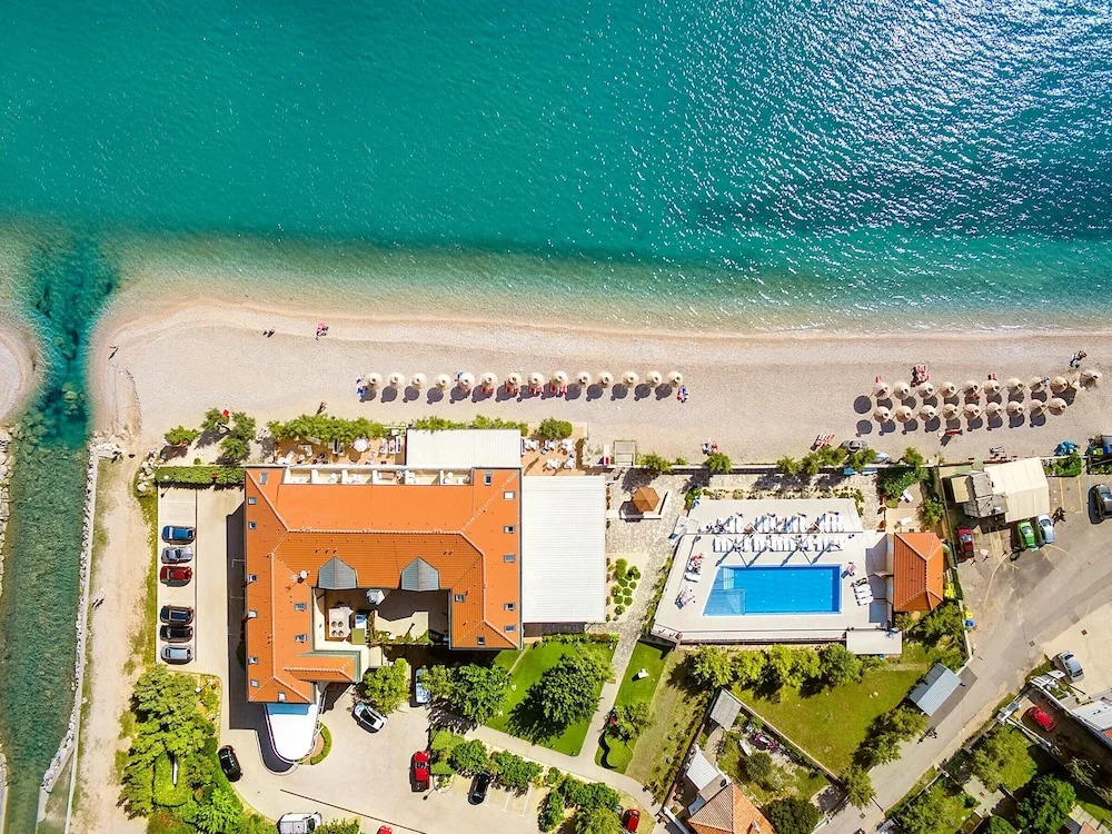 Hotel Dobrovit