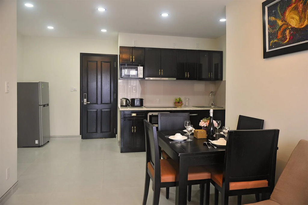 Kosmos Apart Hotel Phu Quoc - Night market & Walkin to beach