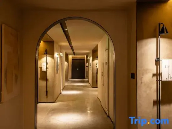 Zhengzhou Mountain Listening Wind City Homestay