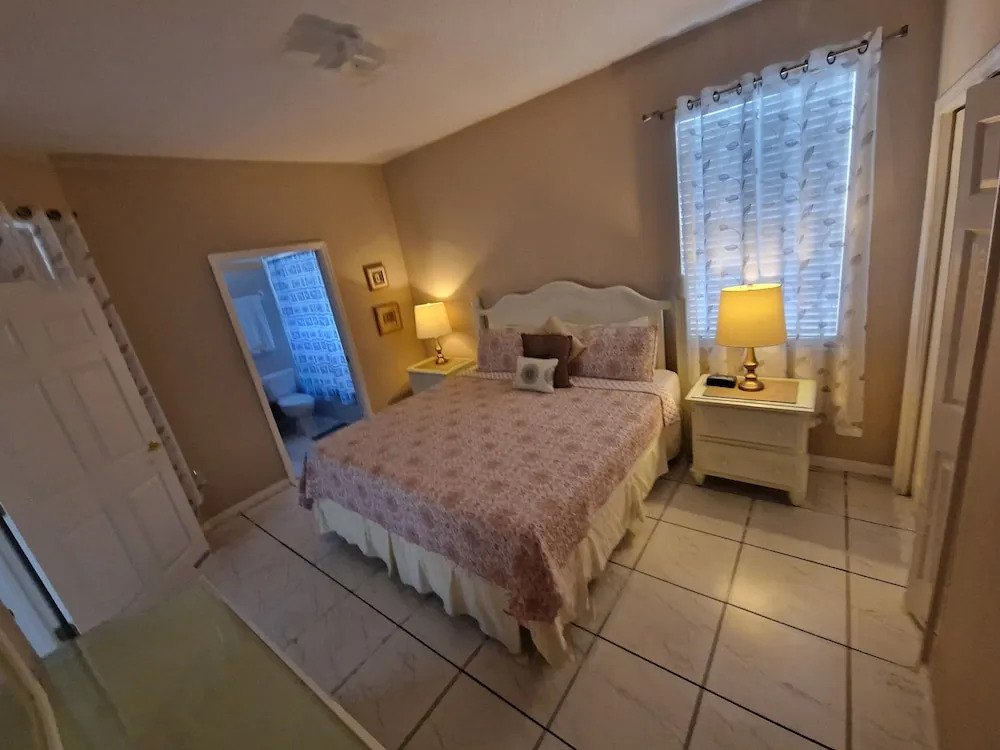 4 bed 3 bath Beautiful family villa