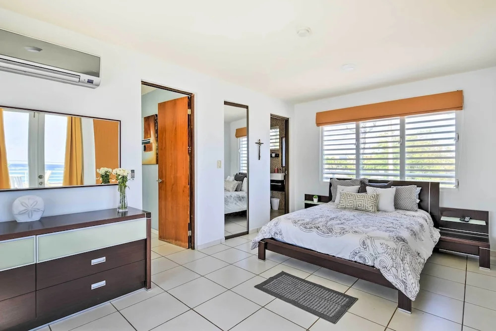 Oceanside Vega Baja Beach House Paradise w/ Views!