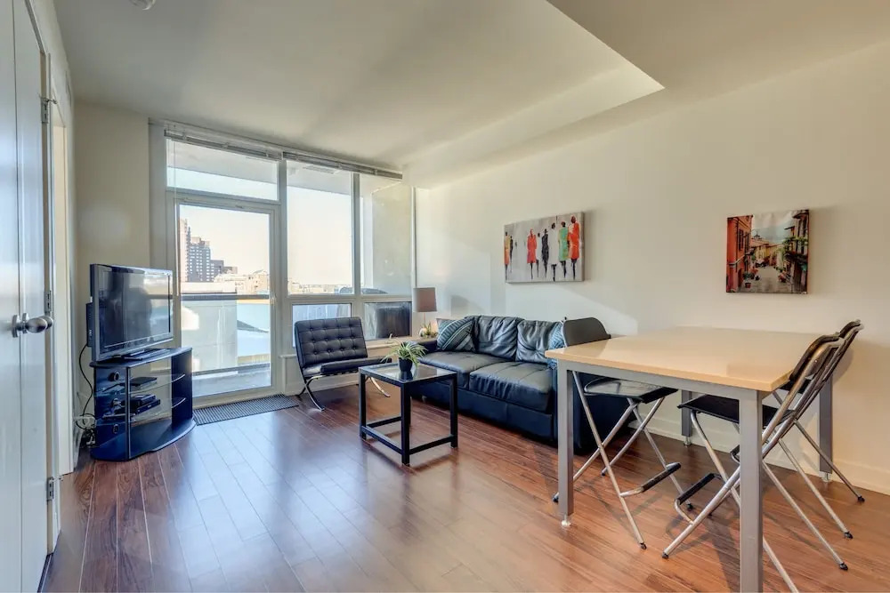 Suite Digs Waterfront