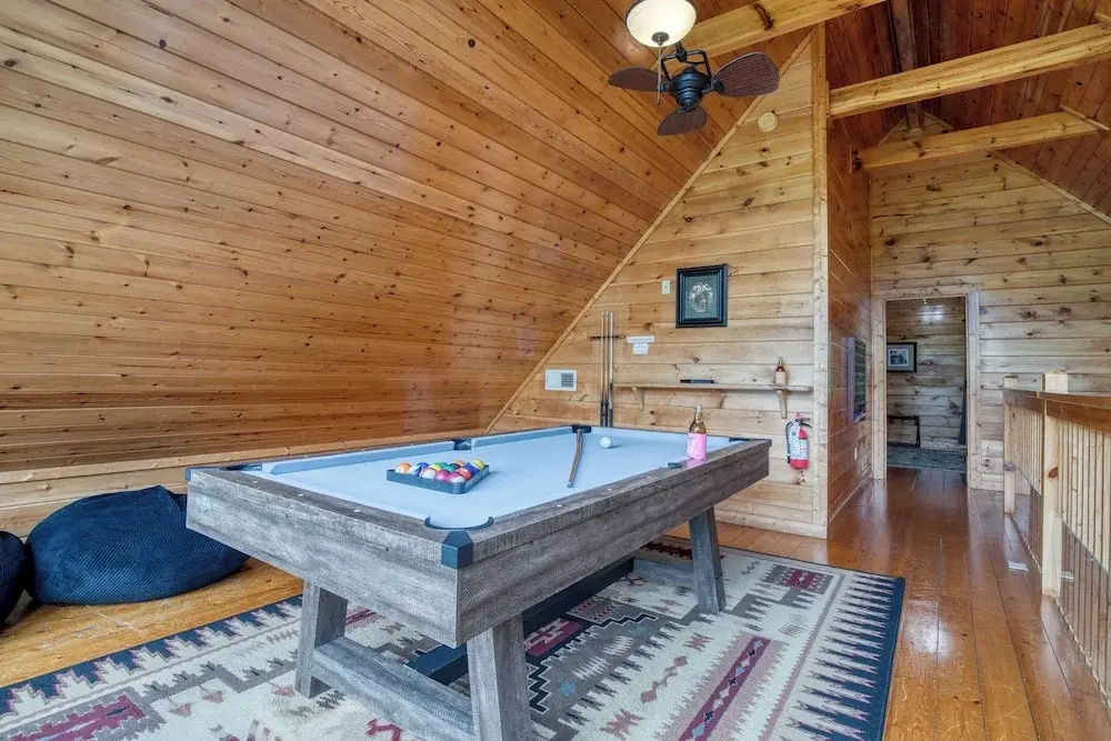 Triple Mountain View by Avantstay: Hot Tub, Game Room & Stunning Smoky Mountain Views