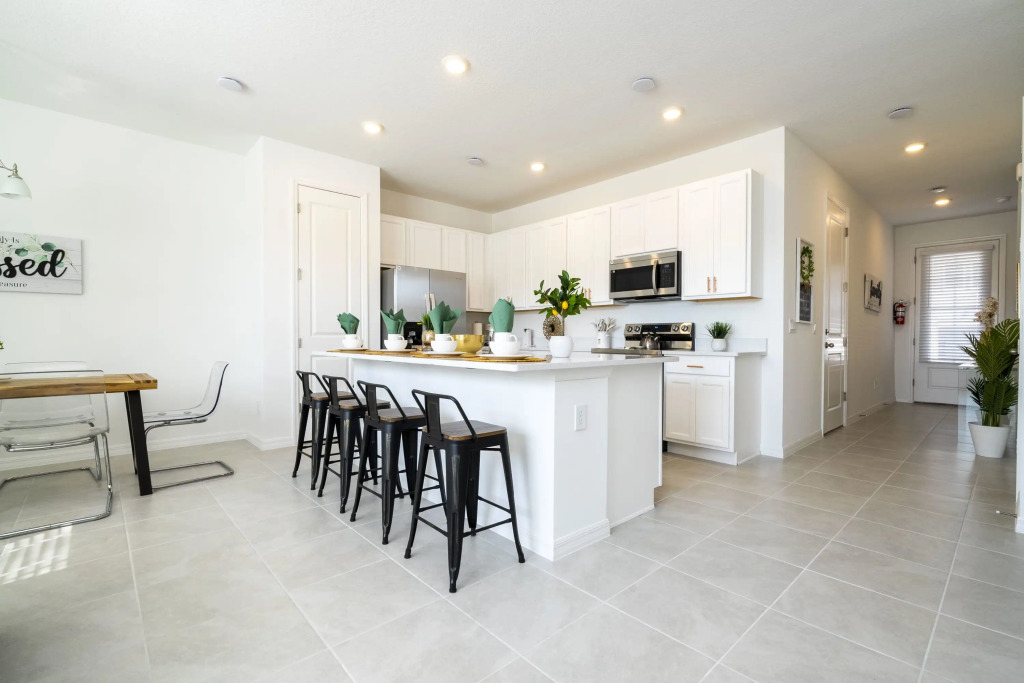 Marvelous 3 Bd Close to Disney   Enclaves at Festival 827