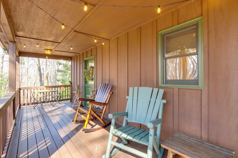 Peaceful Ellijay Cabin: Pool Access & Resort Perks