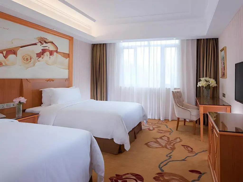 Vienna Hotel Shenzhen Longsheng Subway Station Branch