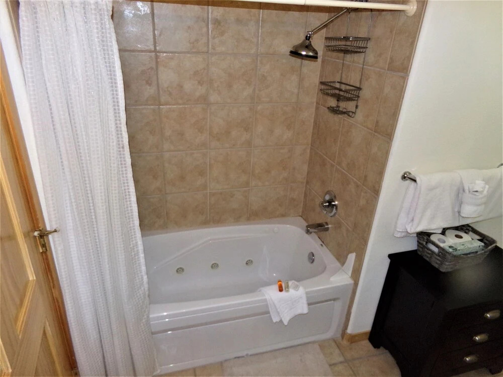 WHKM Watch Hill 2 bed 2 bath