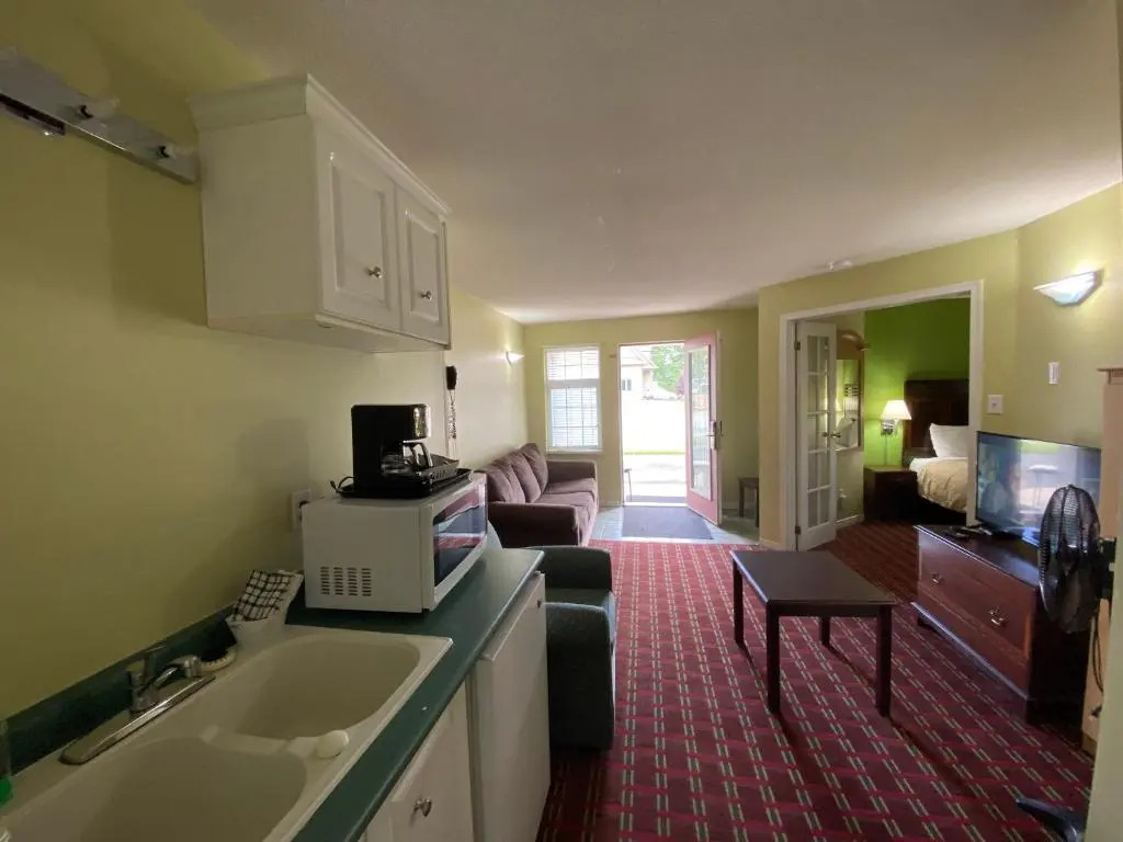 Lakeshore Suites