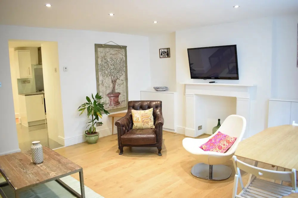 Stylish 2 Bedroom Apartment With Terrace