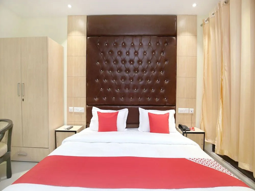 OYO 15486 Hotel New Diamond