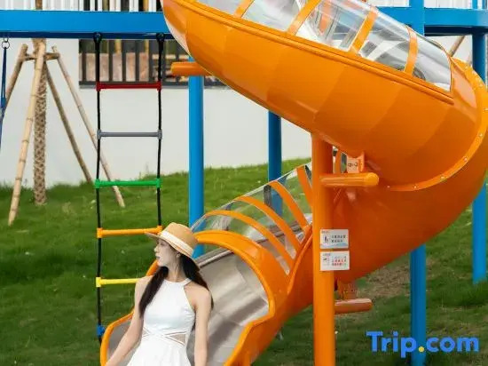 XLXW Xiangwang Wild Luxury Family Homestay With Slide Pool, Creek Trekking & River Rafting