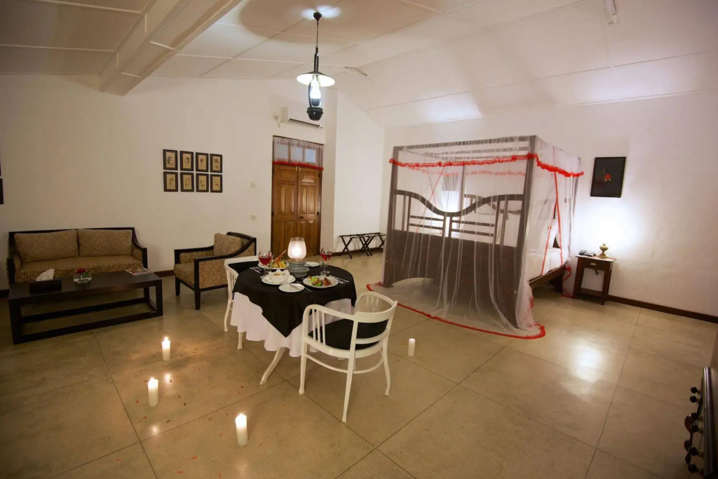 Mountbatten Bungalow- Thema Collection