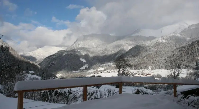 Chalet blanc bleu