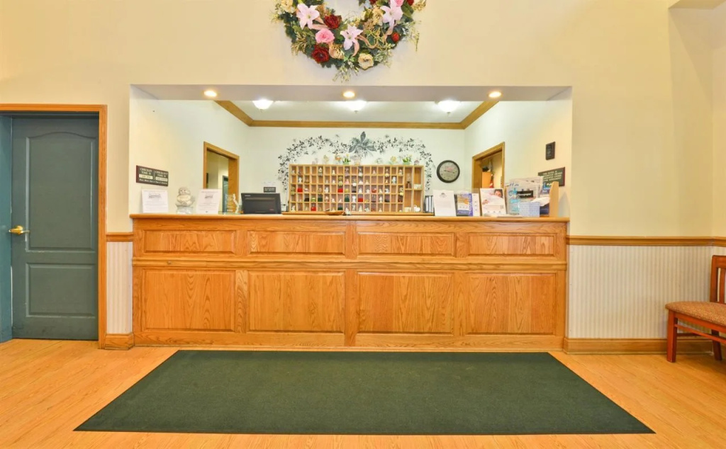 BlissPoint Inn & Suites Marion
