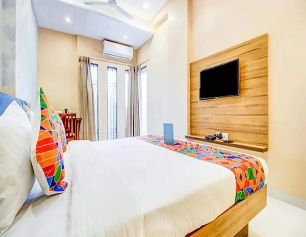 FabHotel 7th Crossing