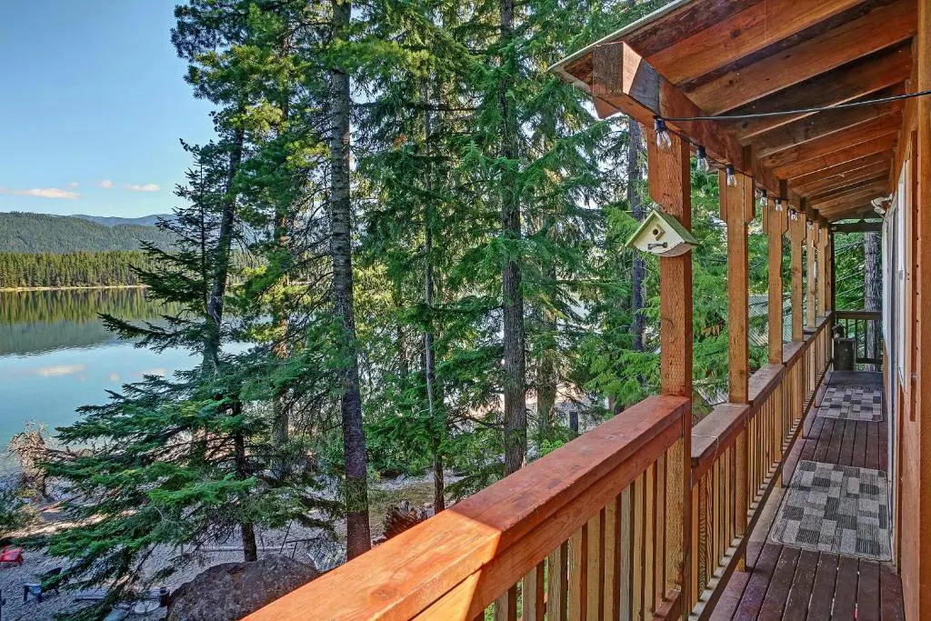 Lake Wenatchee Getaway - Lakefront Weekend Hideout
