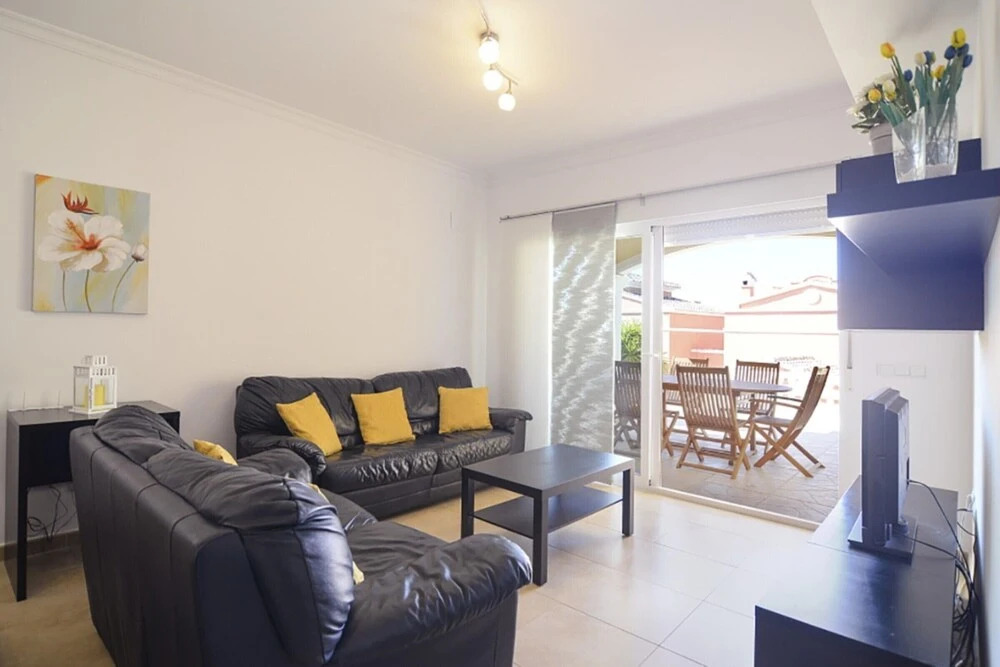 Bungalow - 4 Bedrooms with Pool and WiFi - 104998