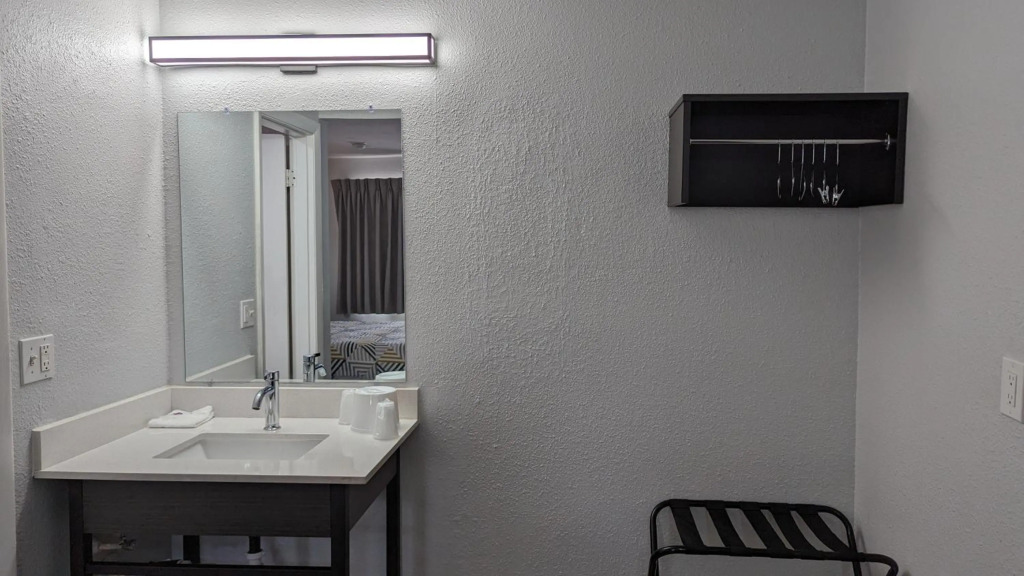Motel 6-Nashua, NH