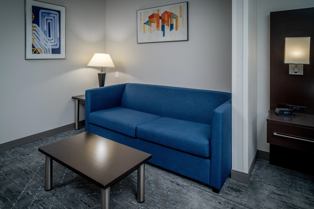 Holiday Inn Express & Suites Cross Lanes by IHG