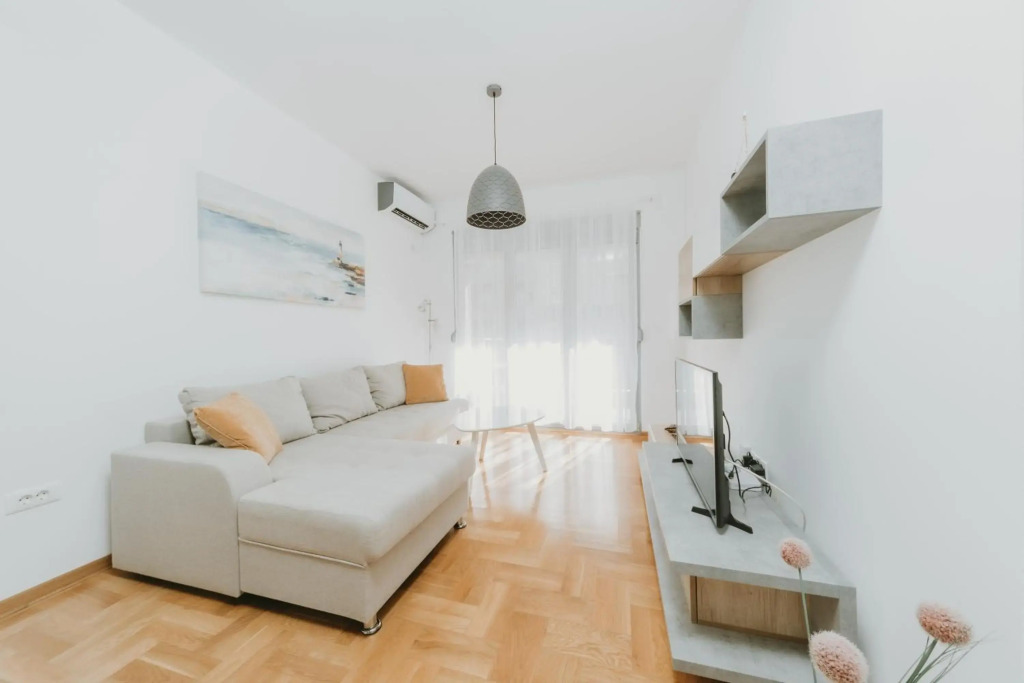 Spacious Modern New 48 m2 flat + free parking