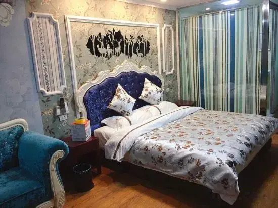 Huainan Aiwei Theme Hotel