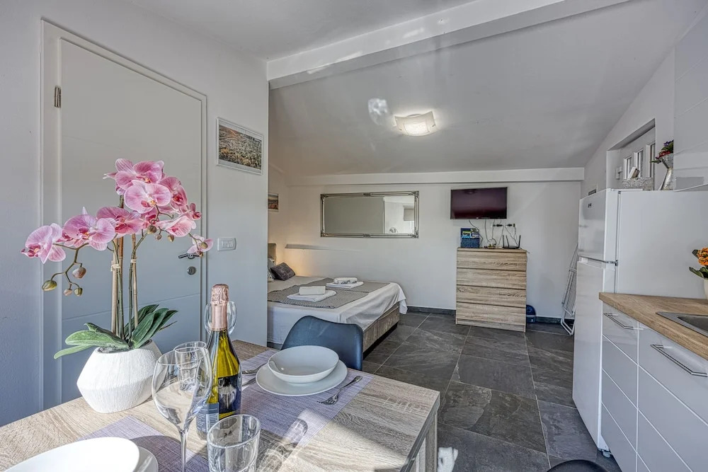 Honeymoon Suite Črni Kal