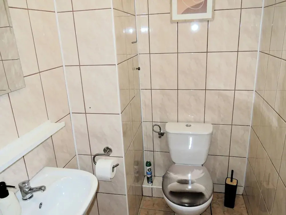 Large Holiday Apartment With a Garden in Stepnica