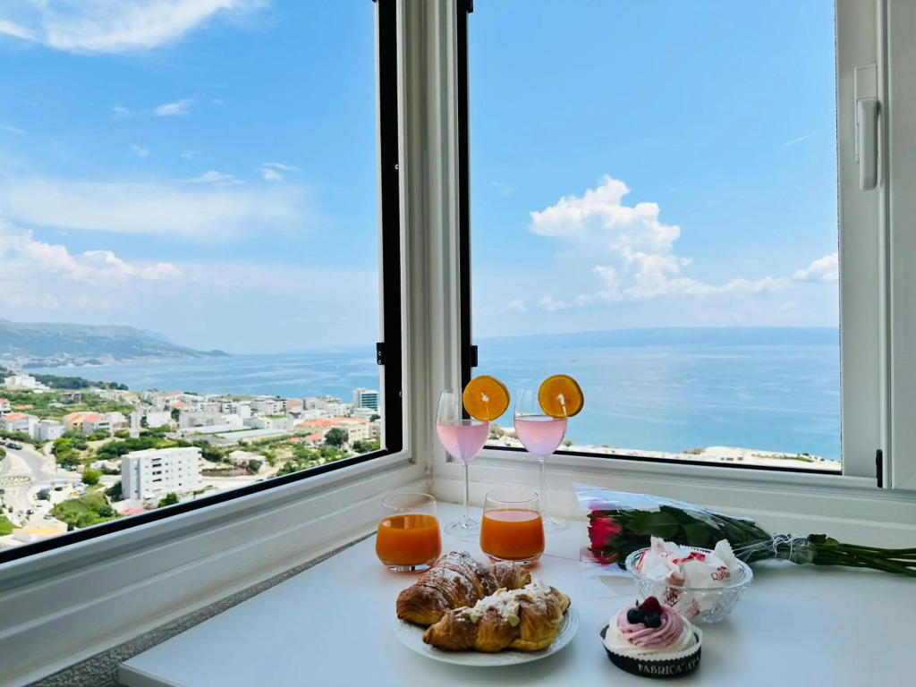 T-star, 2-bedroom apartment with magnificent beach view