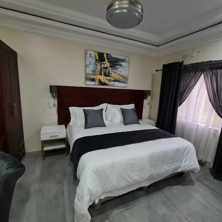 Signature Lodge