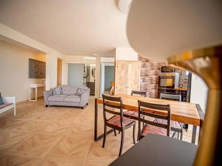 T3 - L' Anaxa - 65m² - champ fleuri, 2 chambres.