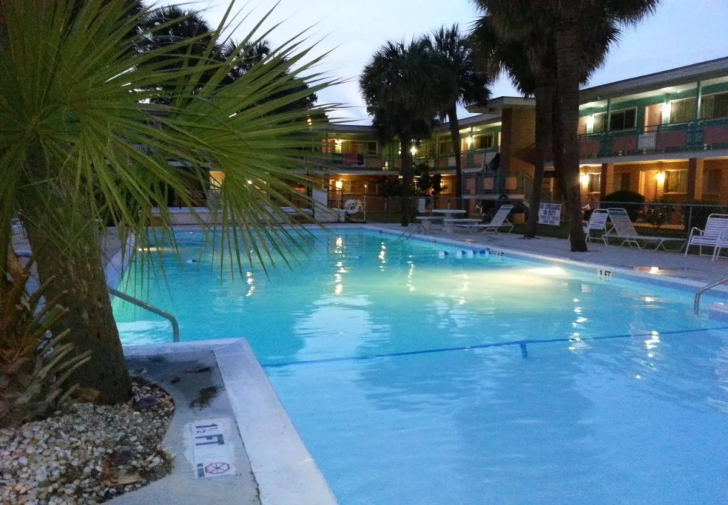 Sunfun Sunrise Motel